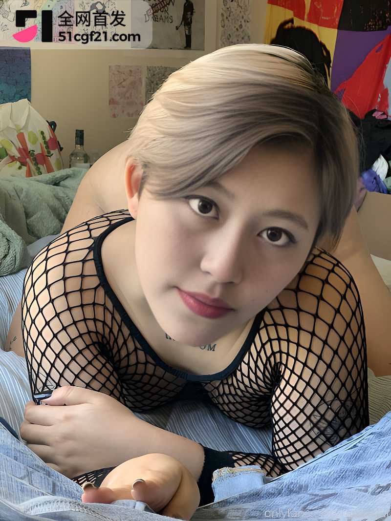 短发纹身御姐私拍福利 洋男反绑双手后入猛干1 短发纹身御姐私拍福利 洋男反绑双手后入猛干1
