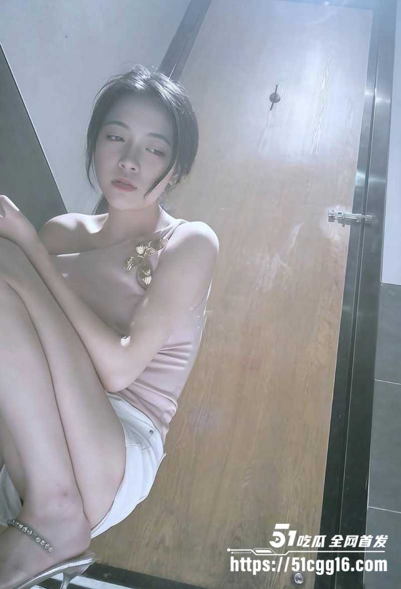 精选厕拍偷拍合集流出 1 拷贝