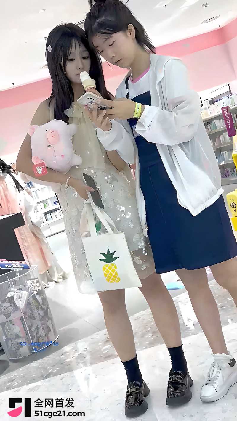街拍抄底系列1