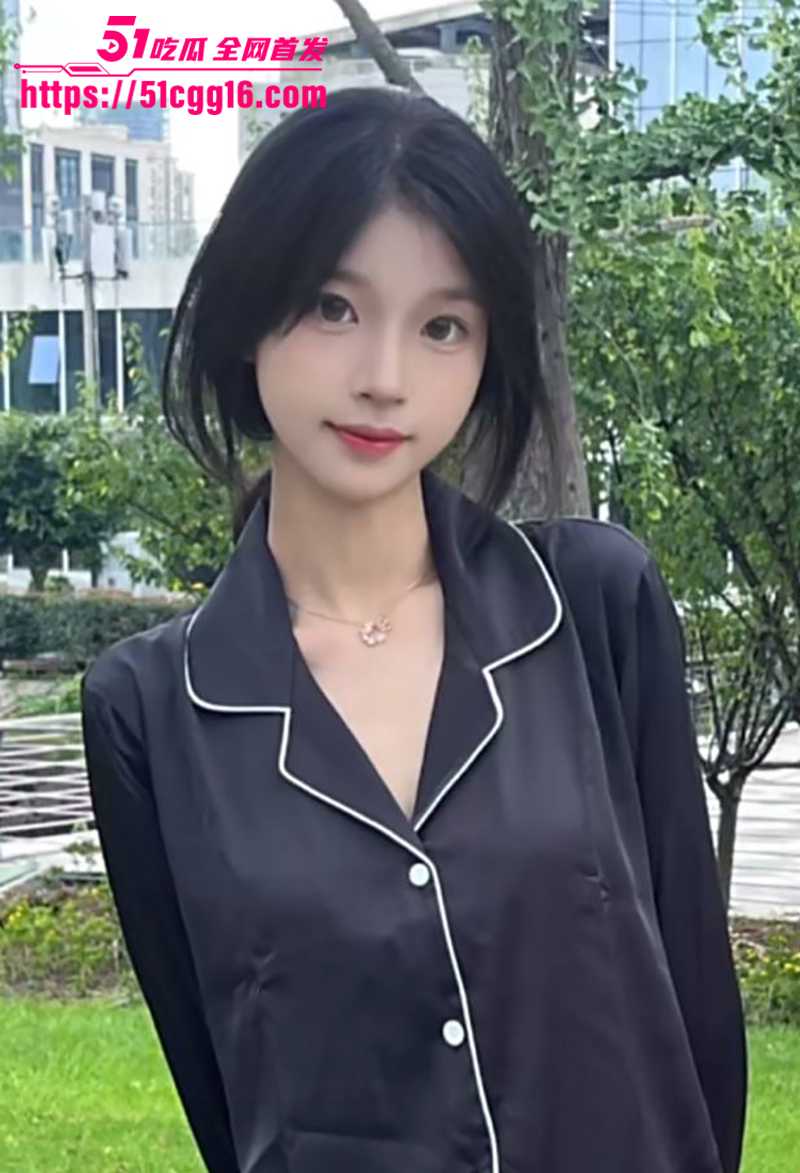 人瘦奶子大反差婊吧唧一口妗妗厕所自慰抠逼洗澡福利姬视频曝光1拷贝