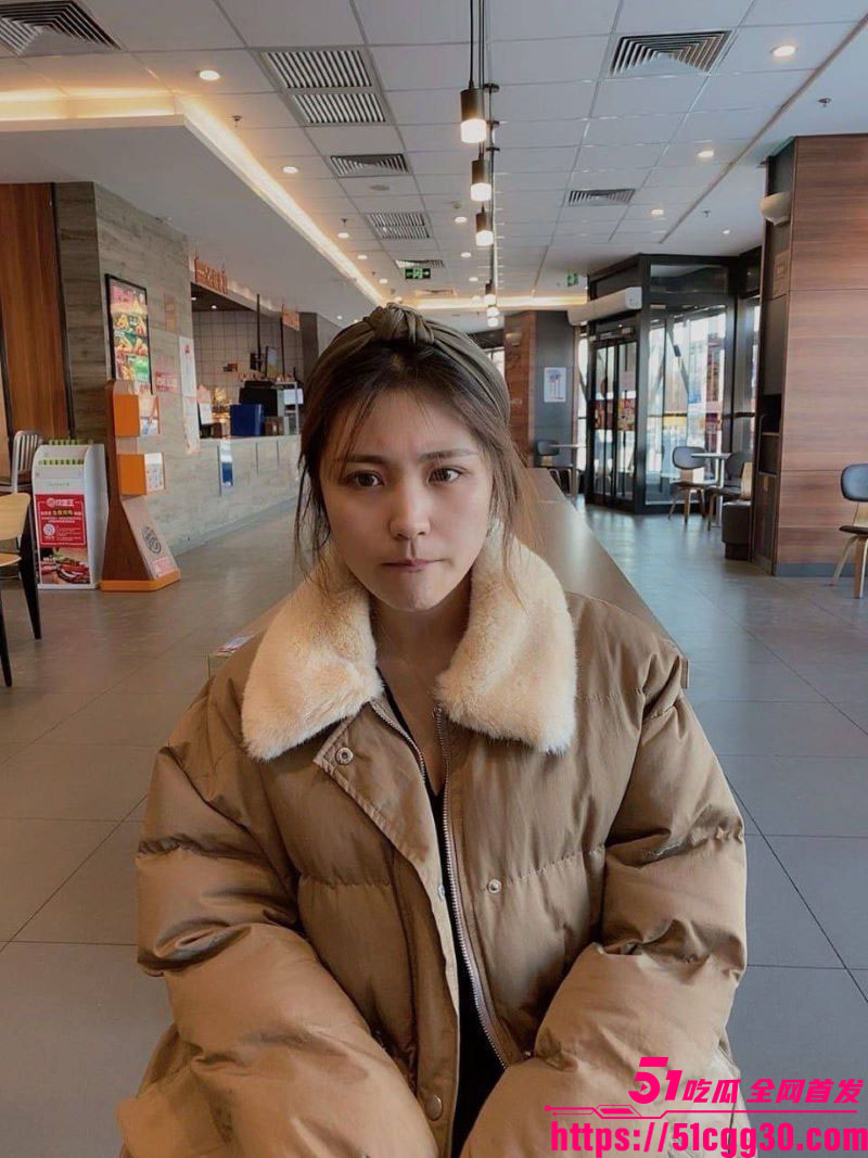 柳州老表一分钱没花勾搭辍学大奶妹 1