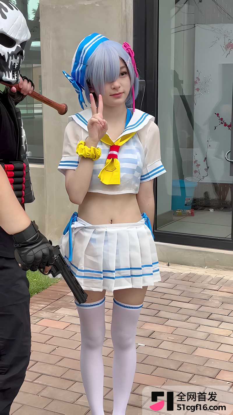 收藏级偷拍神作 少女cos蕾姆一路被大神跟踪抄底 5