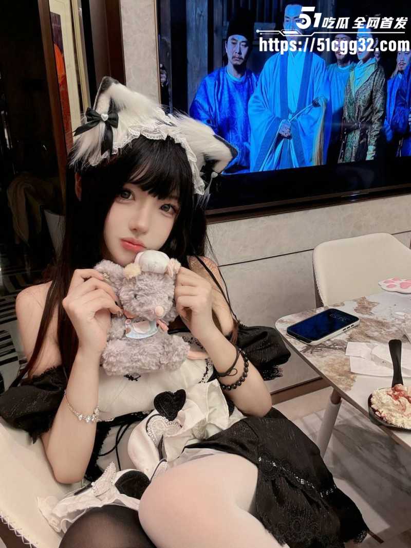 推特艺术生福利姬香风智乃福利合集01