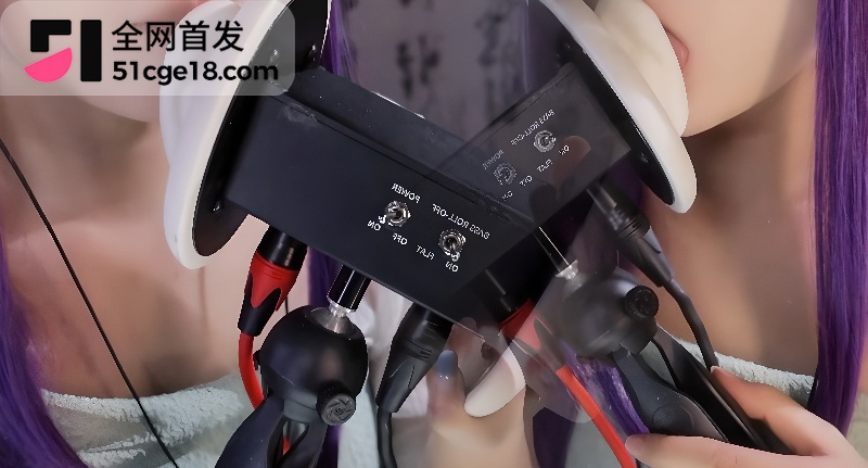 ASMR声控博主 呆呆娜不呆 舔耳诱惑 4
