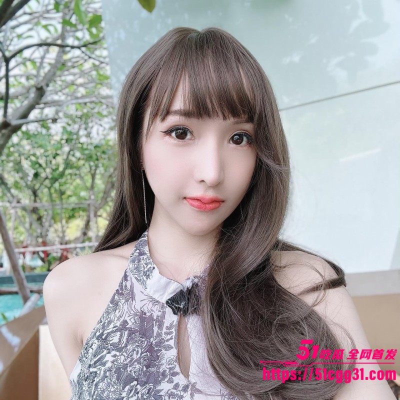泰国巨乳嫩妹 aom yumi 诱惑私拍 顶级豪奶弹跳诱惑拉满 撅臀扭动体验异域淫骚 4