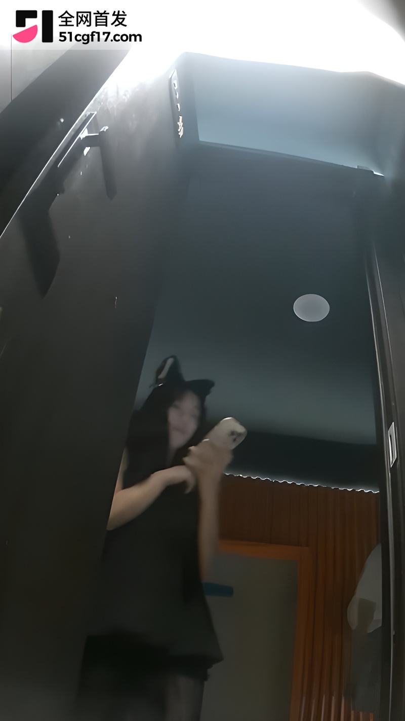 酒吧厕所偷拍系列1