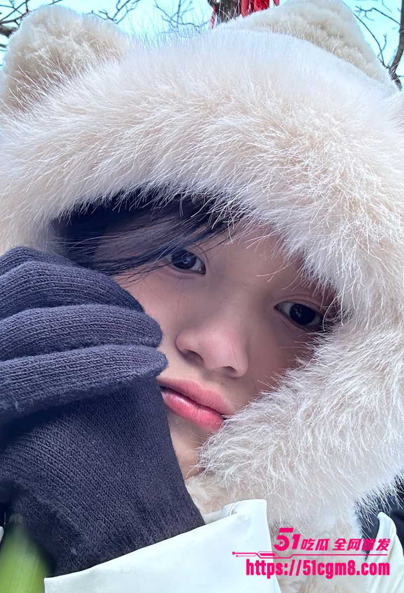 上海小母狗芮敏被包养视频流出 1 拷贝