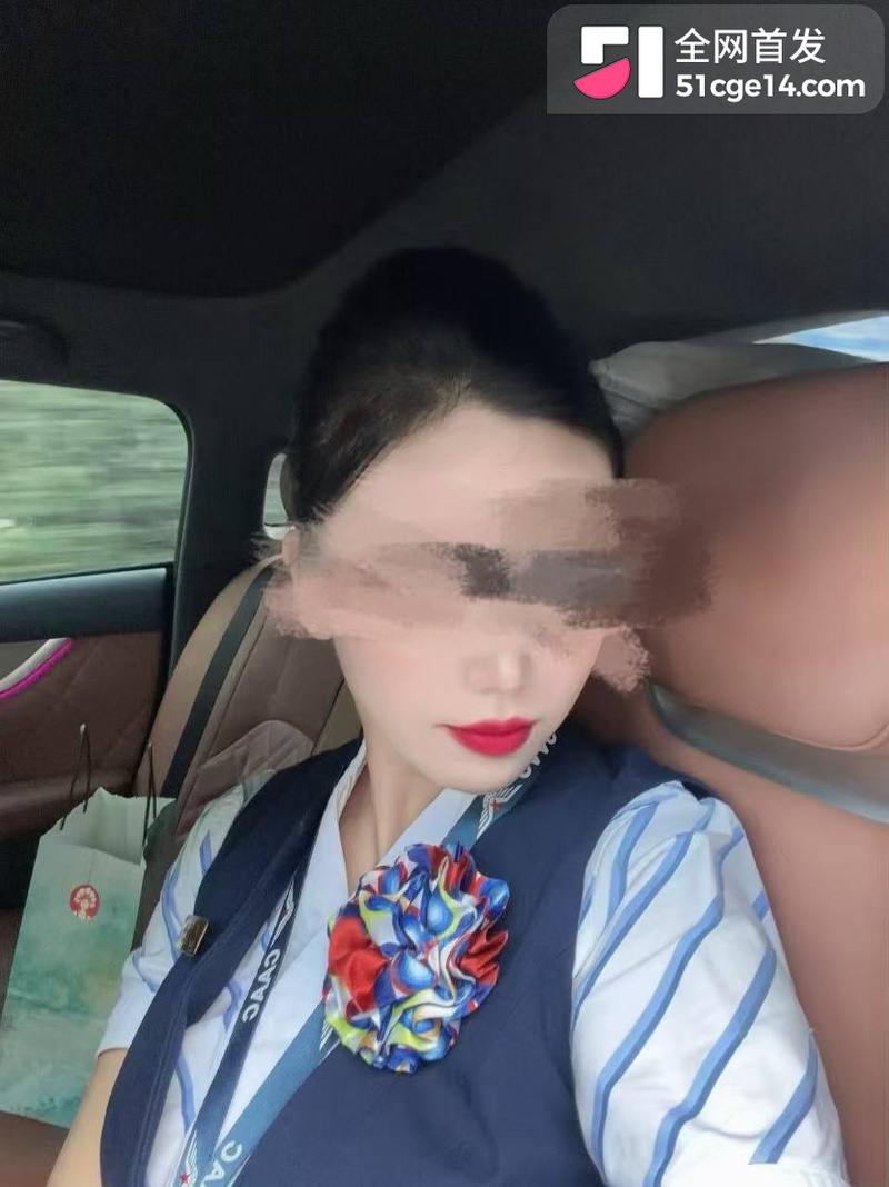 卡宴哥一天睡3女 11