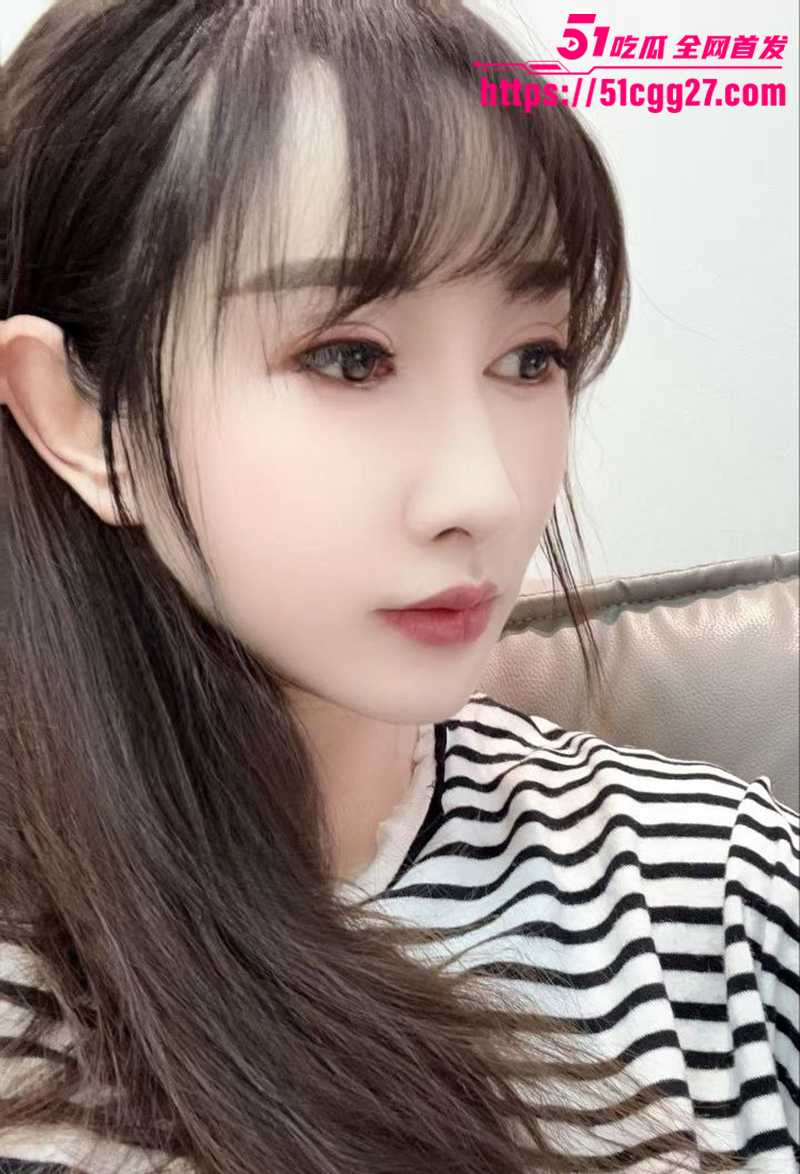 高冷反差车模维可娜性爱视频流出 3 拷贝