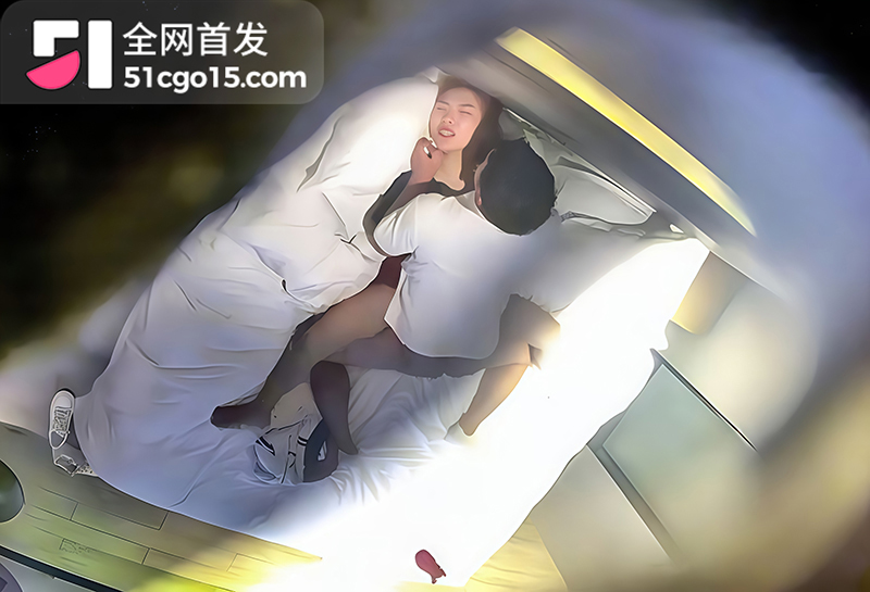 酒店针孔摄像头偷拍男子强上女同事 2 拷贝