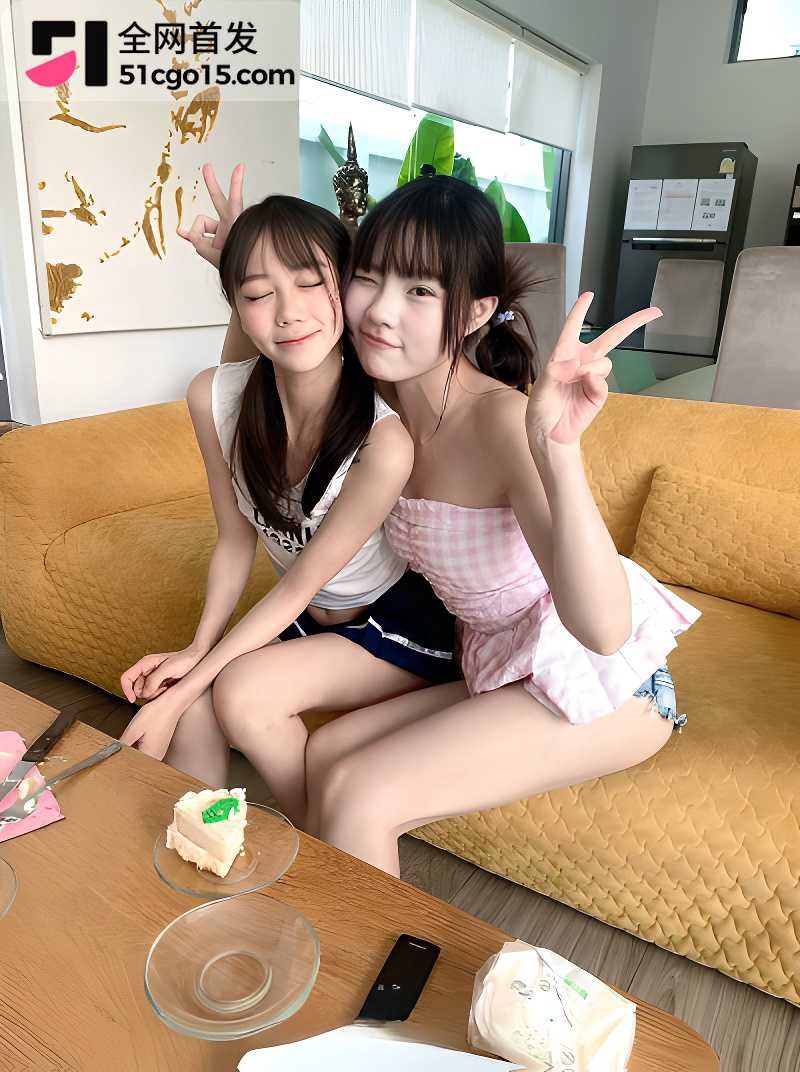 Gattouz0 联动萝莉姐妹花Una与Umi双飞大战 1