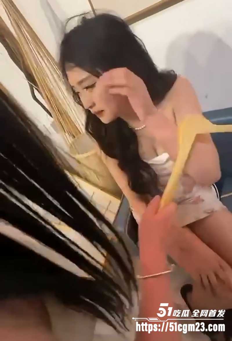 超甜长发少女被精神小妹嫉妒霸凌 3 拷贝