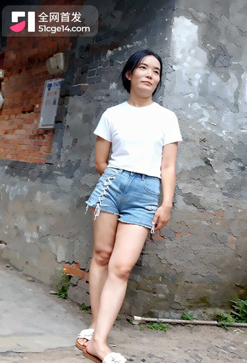 偷拍城中村站街女 2 拷贝