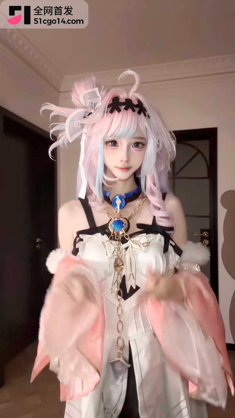 东东电竞女陪玩 小宅喵 线下卖逼后续 侍奉金主被曝光私拍 本人实锤无疑！