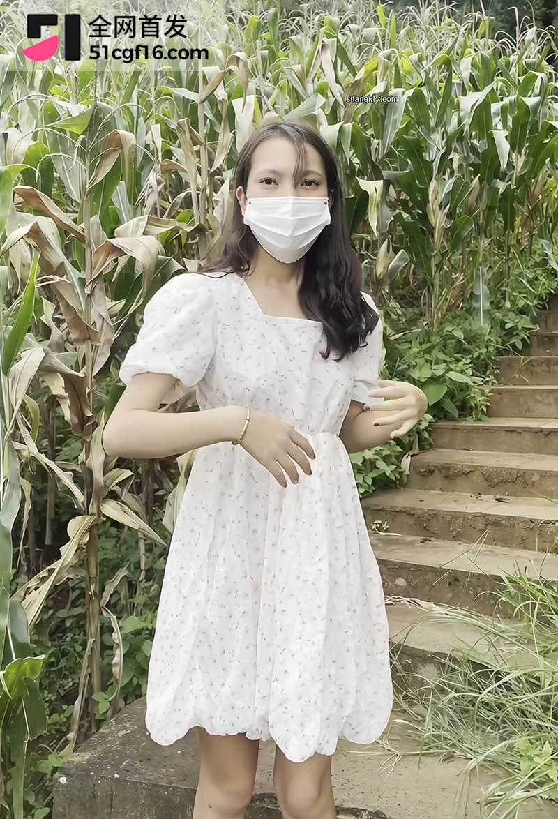 国产露出大神菠萝调教萌妹绿荫小径裸身挑逗2拷贝