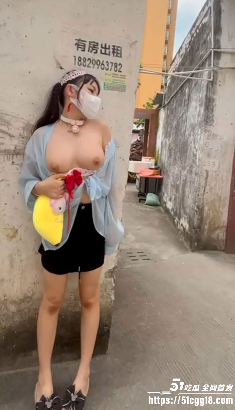 露出博主TonyJ和贝贝5