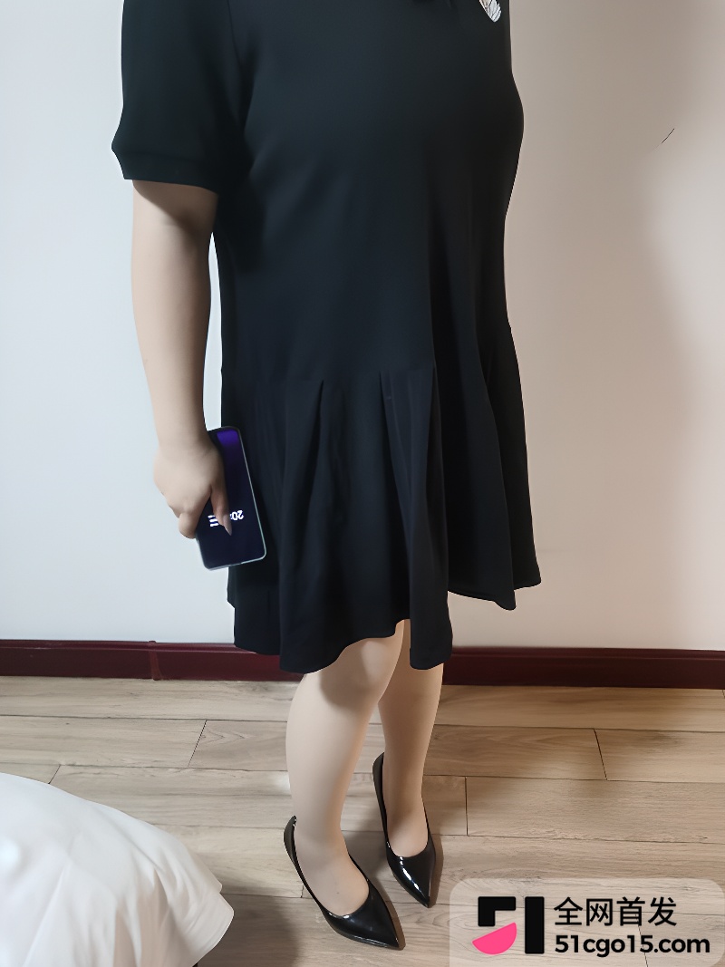 海角博主 乱伦皮皮 骚妹妹瞒着哥哥宾馆约炮1