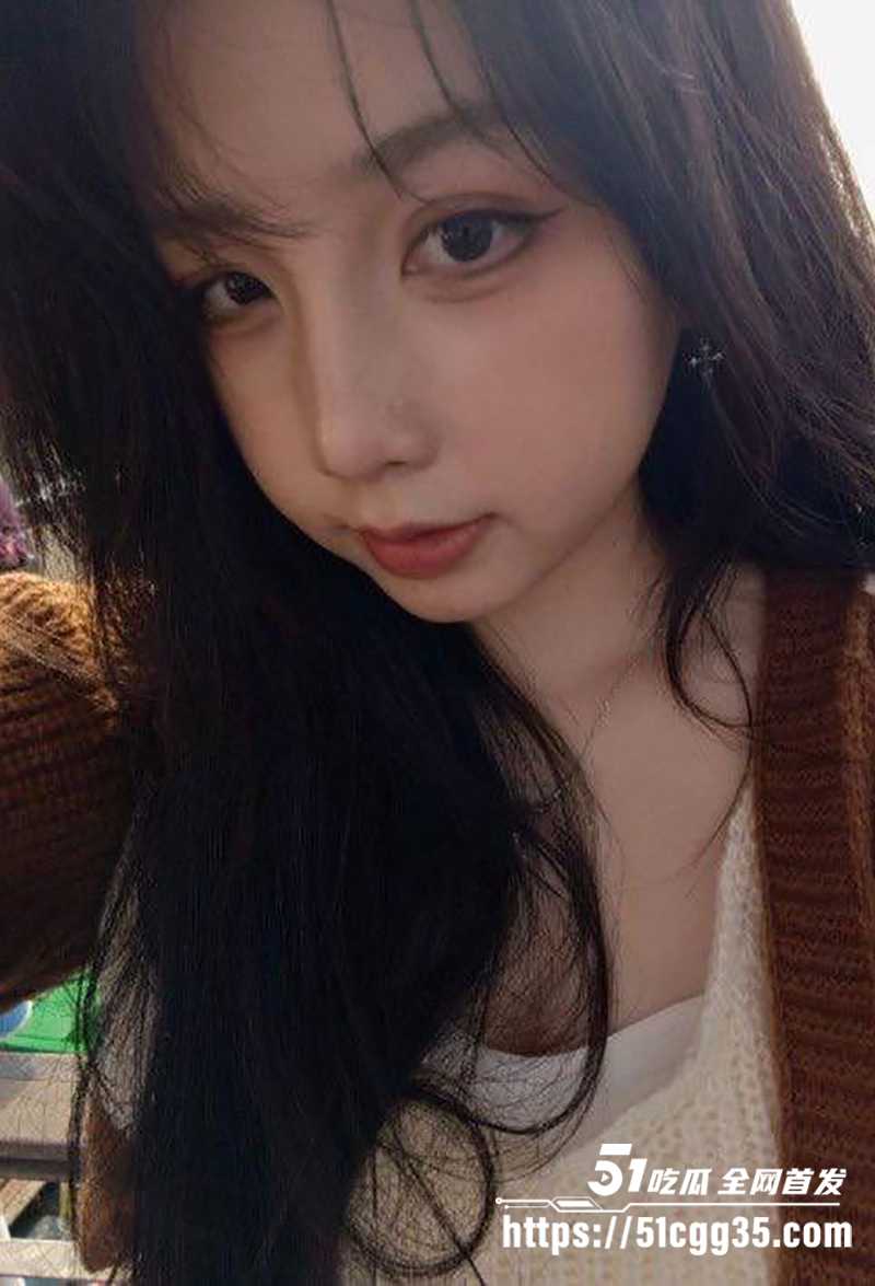 香港大奶学生妹紫晴情侣私拍泄密 1 拷贝