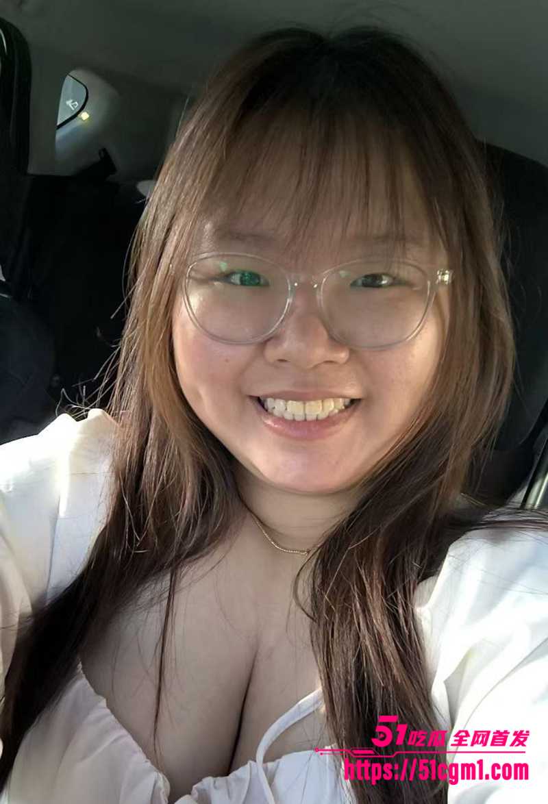 马来西亚巨乳反差眼镜婊子街头上野外露出视频流出1拷贝