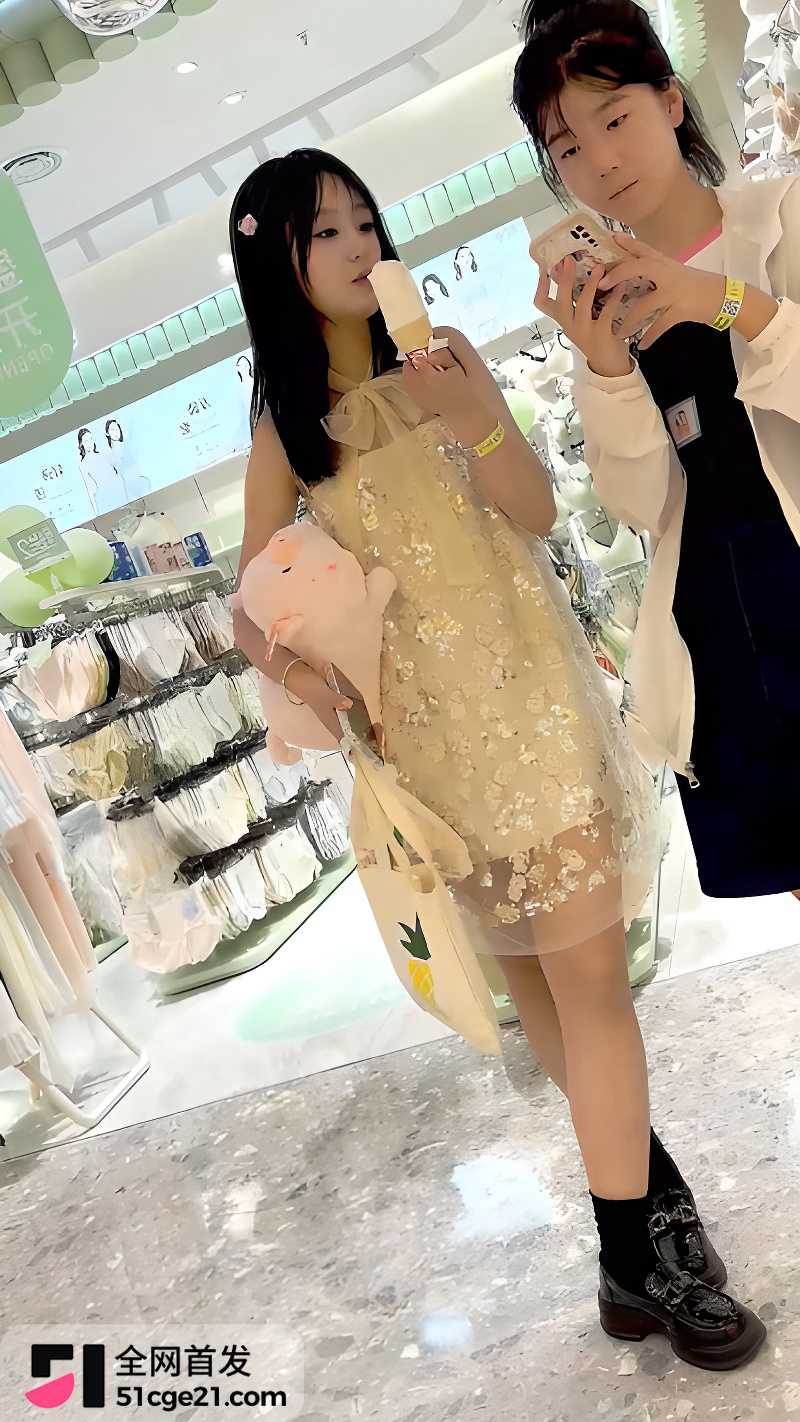 街拍抄底系列2