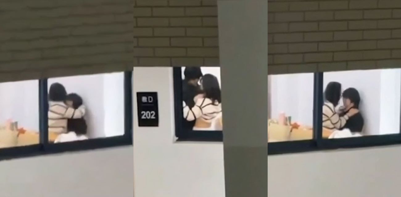 中医药大学自习室情侣啪啪 教室变变战场偷拍视频全网疯传 翘臀骑乘猛操浪叫不断！