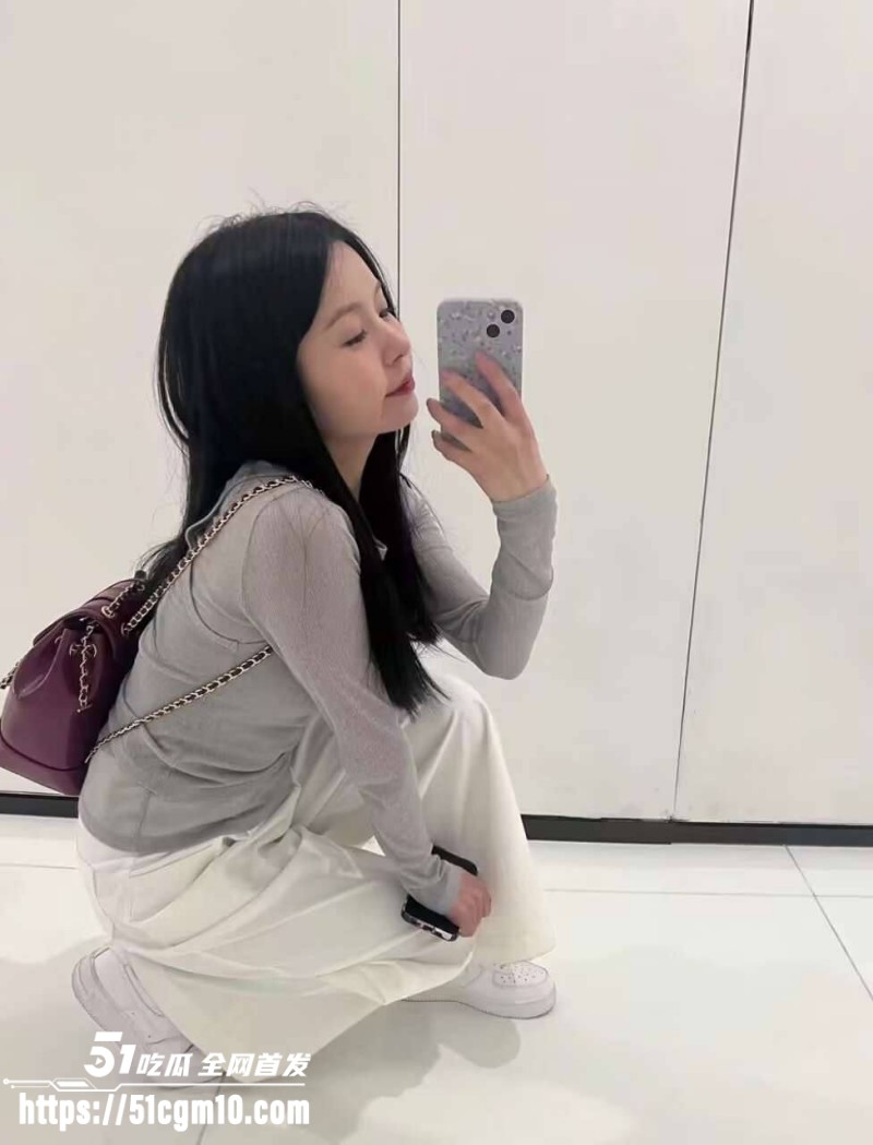 高颜值瑜伽美女遭男友曝光淫荡私拍  4