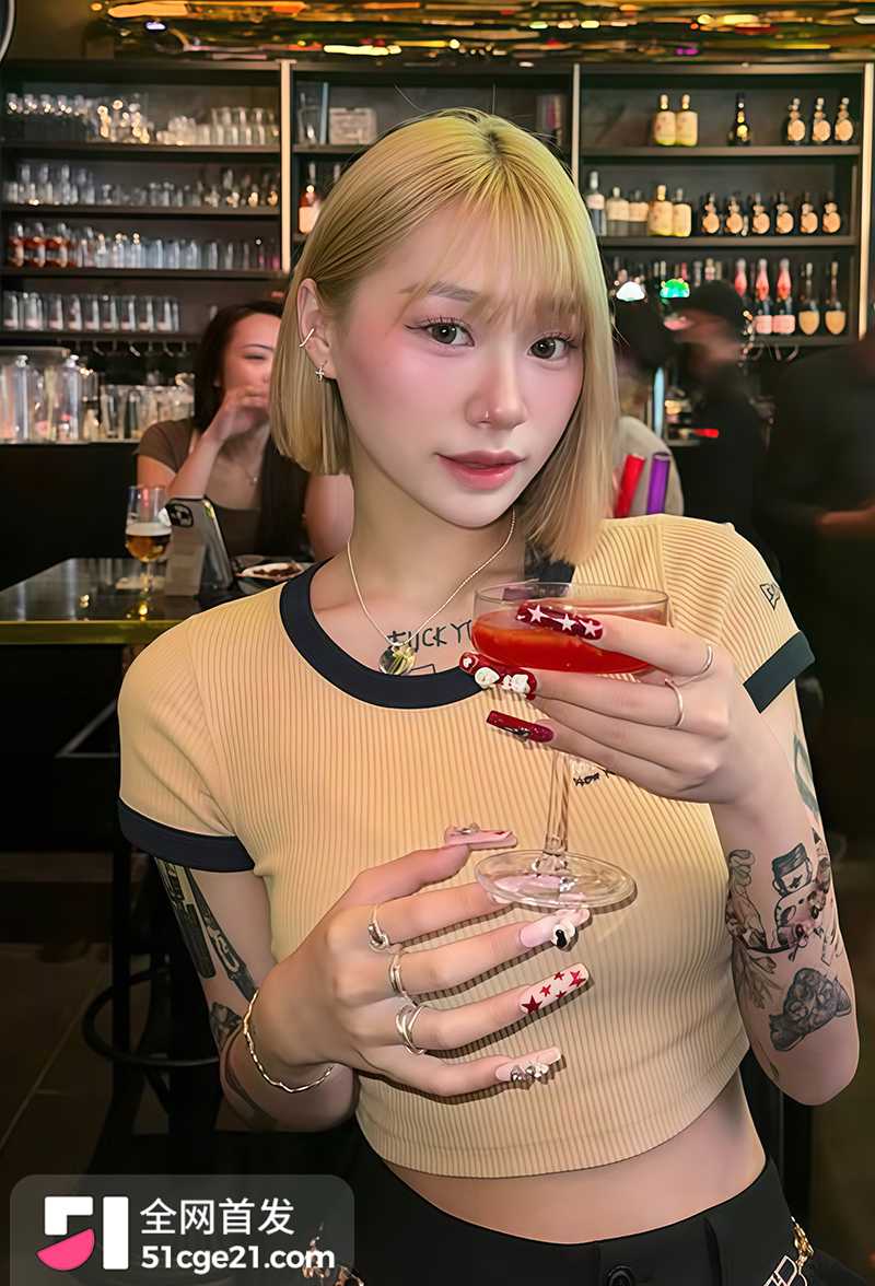 极品高颜值纹身巨乳模特儿约炮视频 4 拷贝