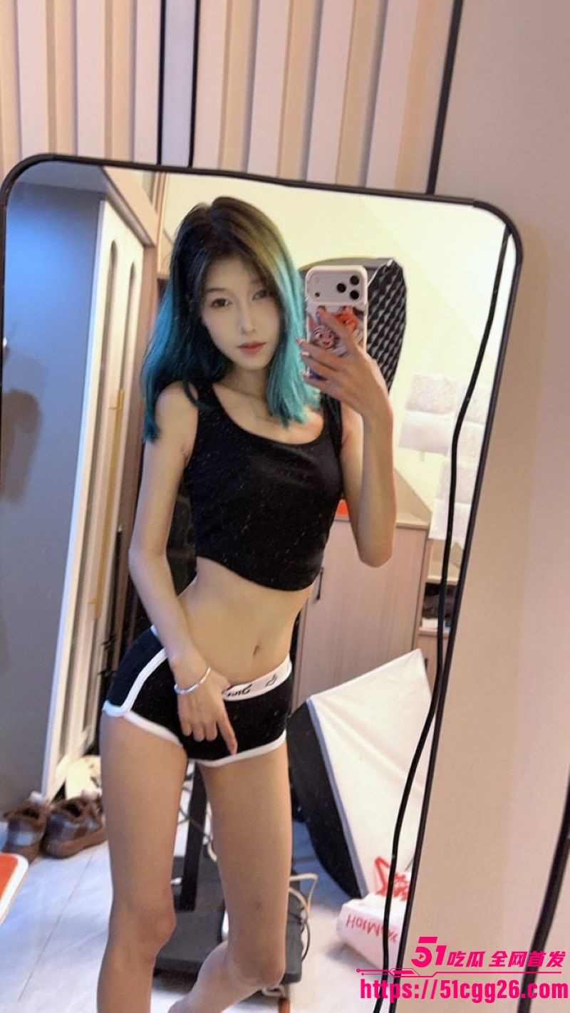抖音男装带货主播小尾巴转场裸舞 1