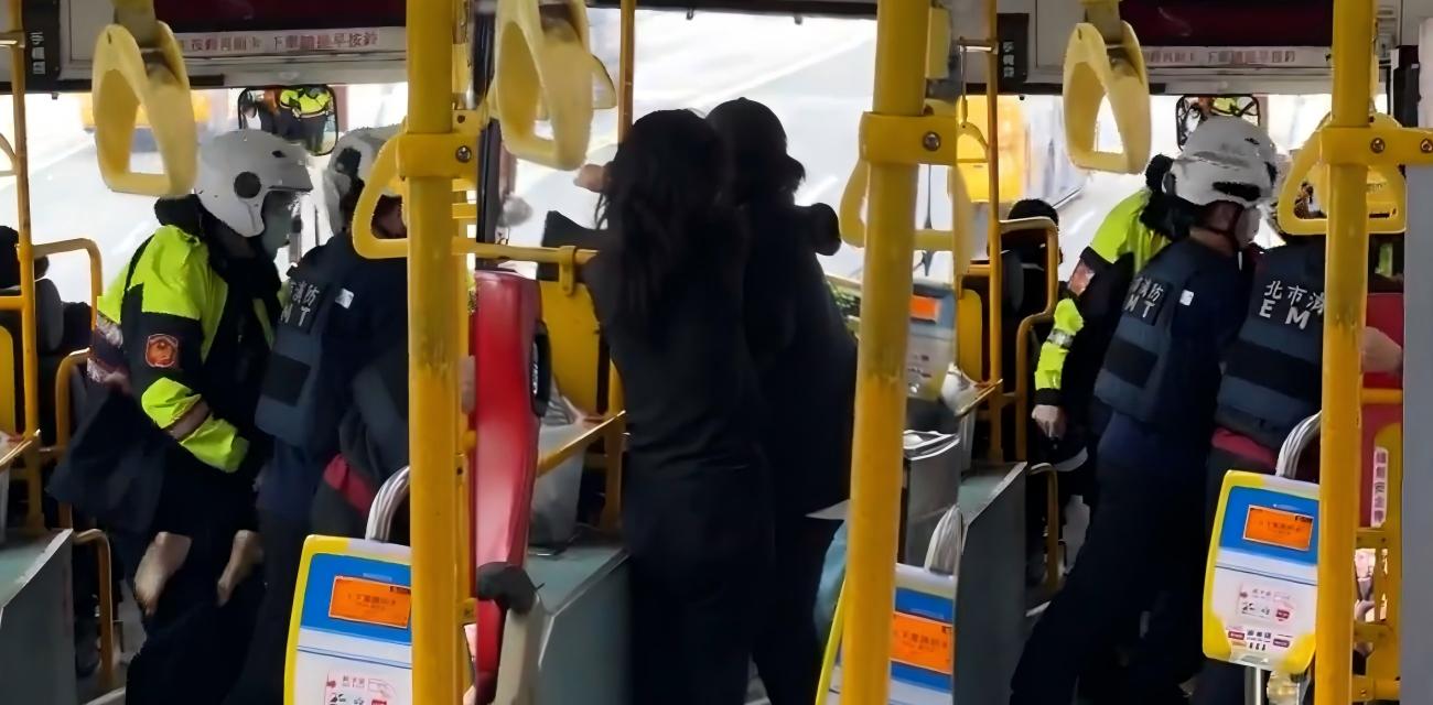 北投公交车惊魂事件 女子持刀威胁司机 险些酿成惨烈悲剧 全车乘客惊慌失措 现场视频流出！