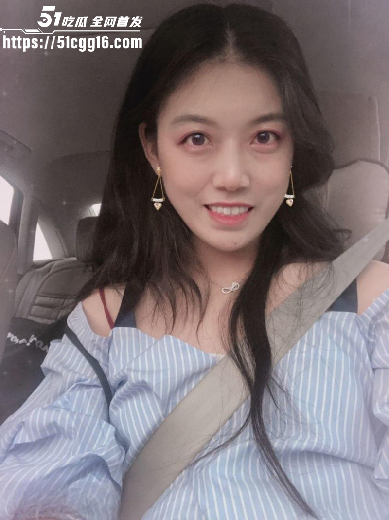 江苏南京少妇带炮友婚房偷情01