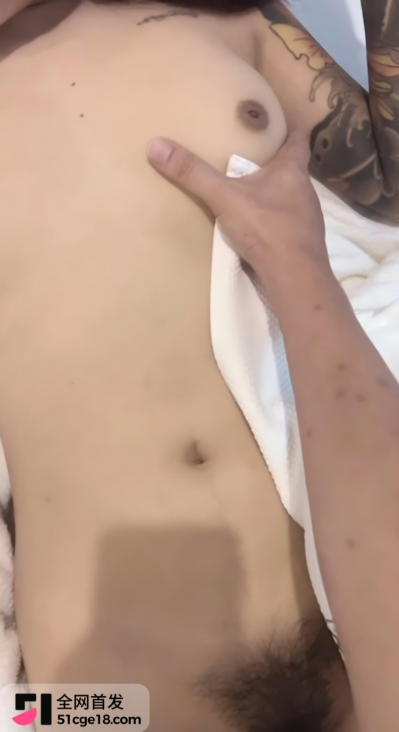 51原创乱伦姐弟情 回家直奔老妹房间2