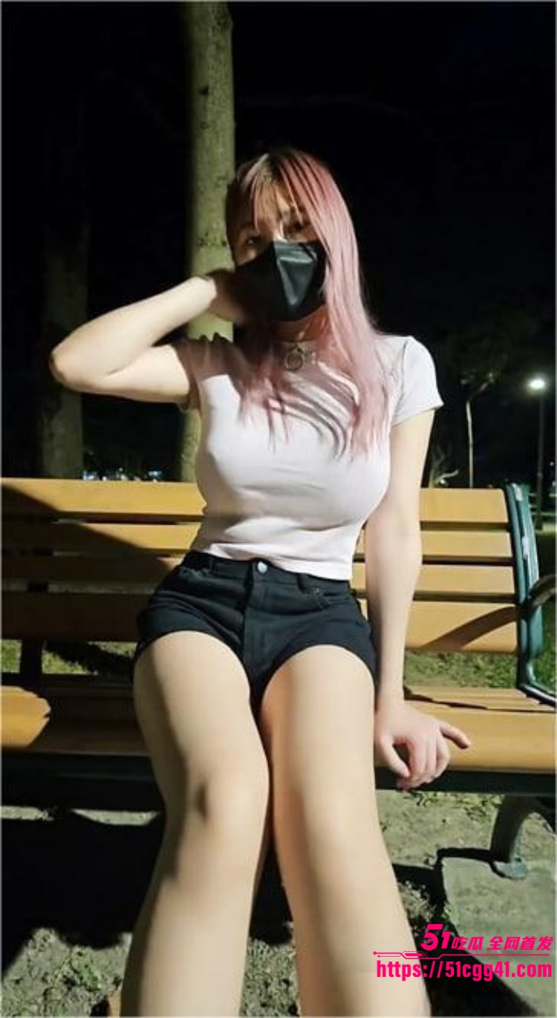 湾湾甜美女神 小小Q 户外露出自拍  4