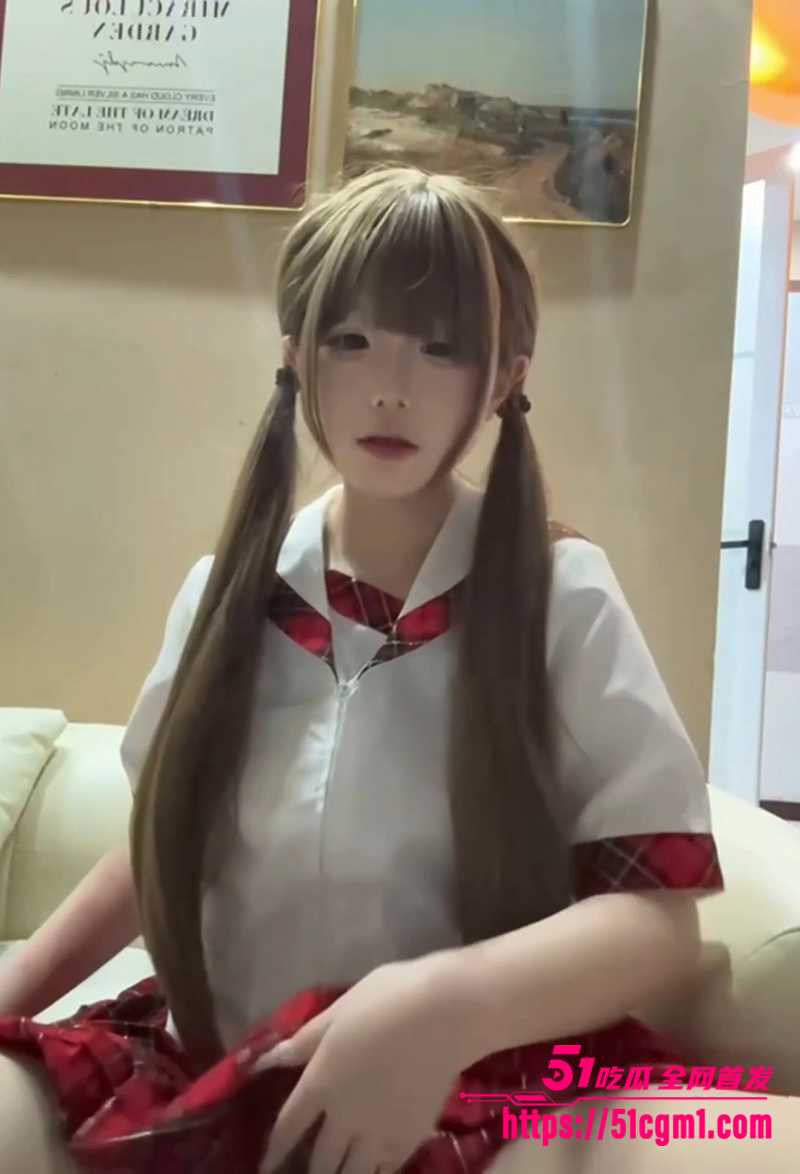 JK水手服学生妹饱饱咪淫语挑逗自慰视频流出1拷贝