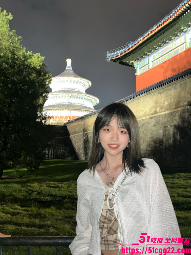 极品大学生董明洁酒店性爱泄密 1
