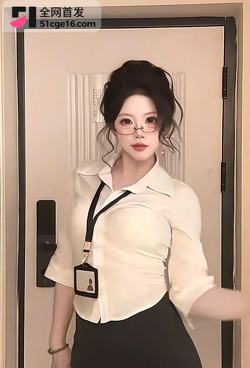 抖音高颜值女神御姐尤物小玺不吃鱼主高价定制私密视频流出5拷贝 抖音高颜值女神御姐尤物小玺不吃鱼主高价定制私密视频流出5拷贝
