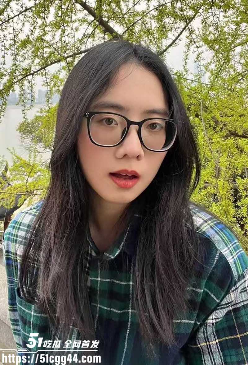 反差眼镜妹不雅视频泄密 1 拷贝