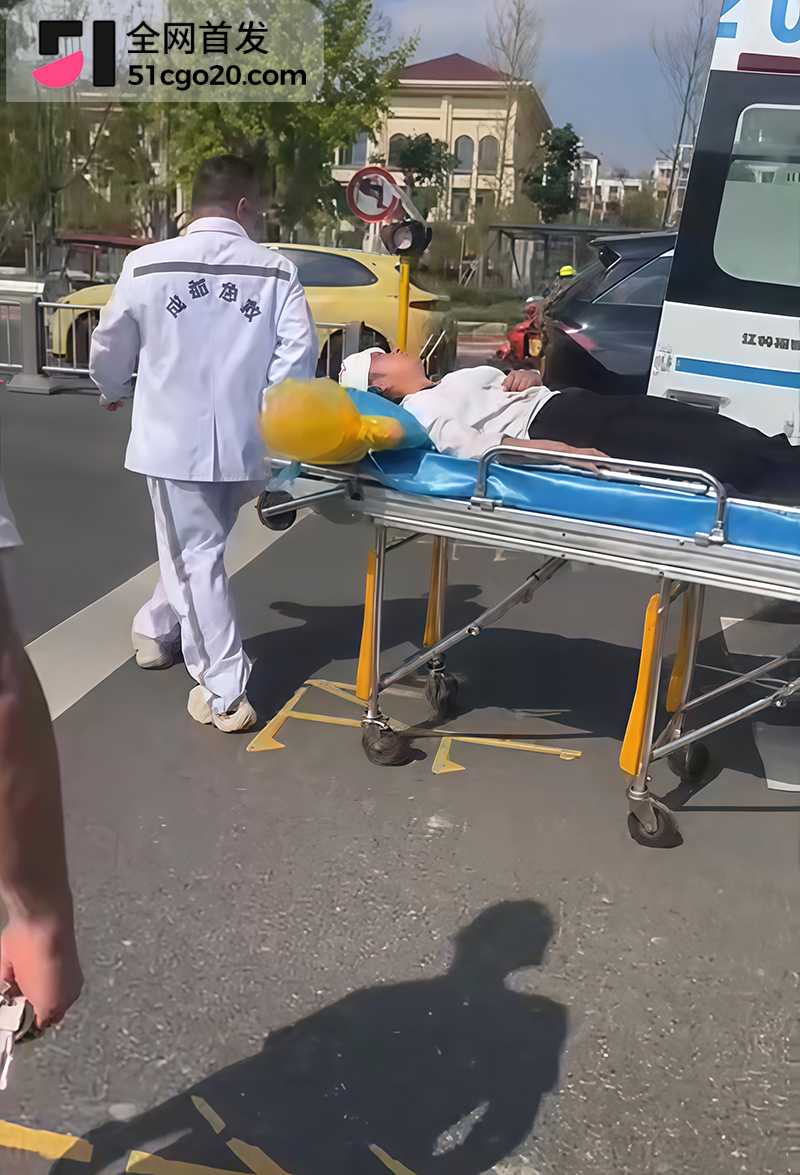 青白江小学门口吵架杀人 8 拷贝