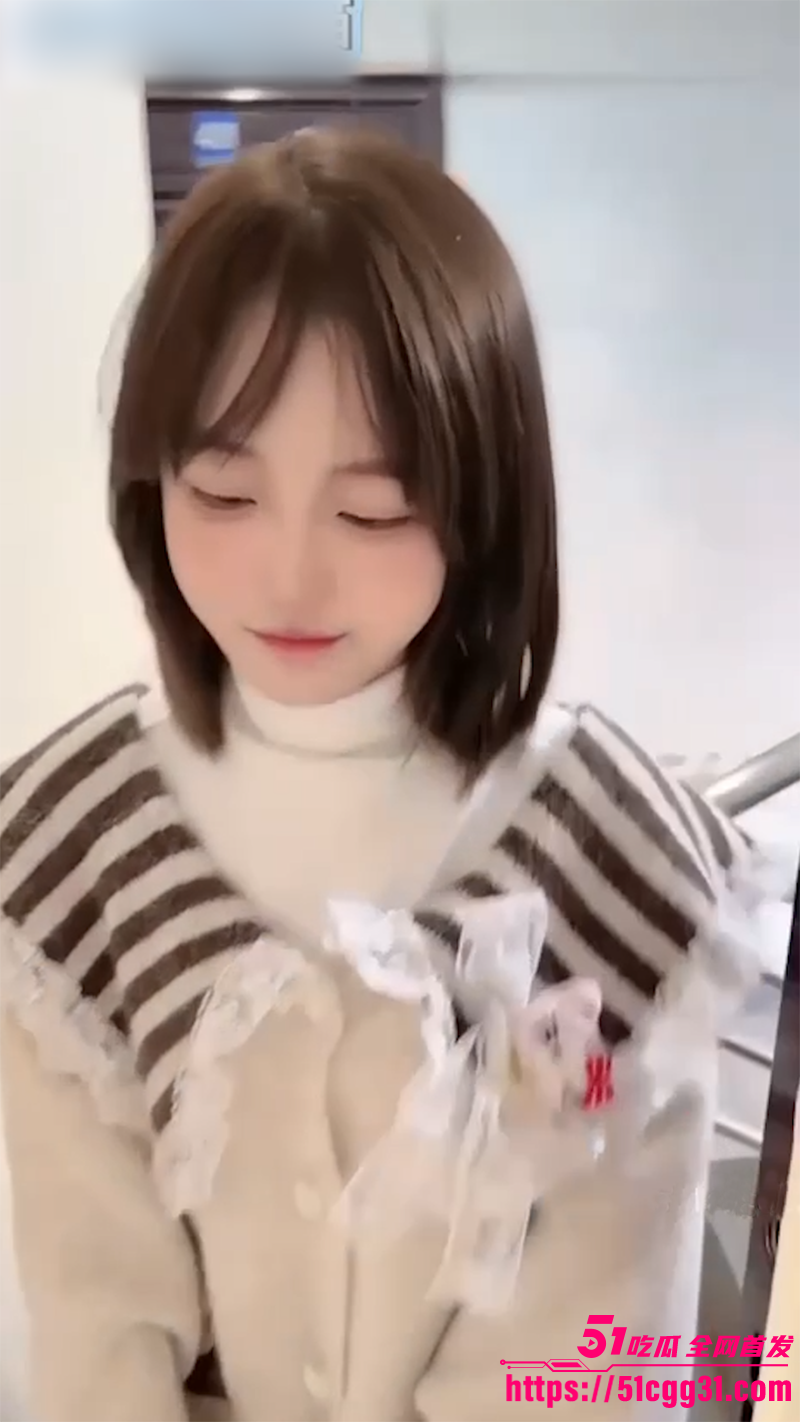 推特萝莉网黄十七的猫色诱姐夫01