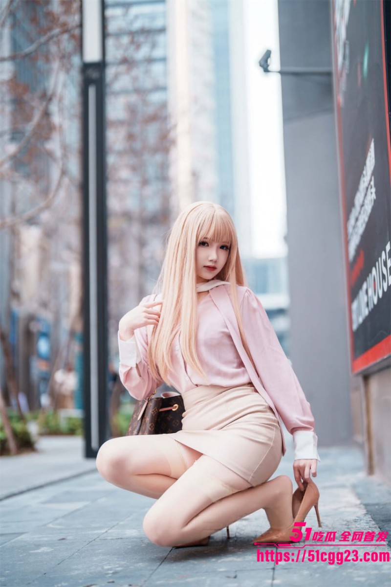 纯欲少女 雪晴Astra 金发职人OL写真视频流出  1