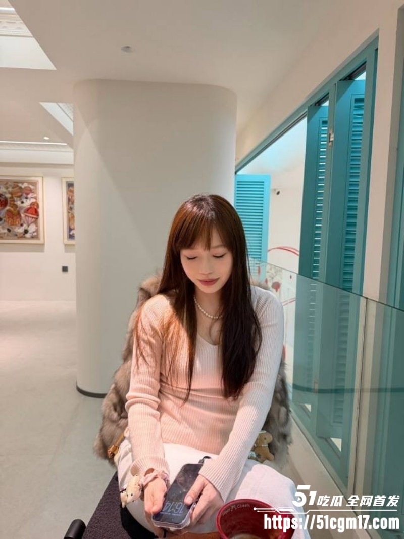 上海艺术学院校花 顾若兰 和学长性爱自拍 3