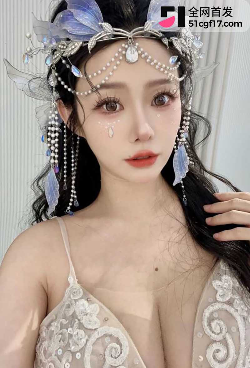 极品高颜值蜜桃臀演员李凯诗不雅视频流出3拷贝 极品高颜值蜜桃臀演员李凯诗不雅视频流出3拷贝